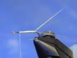 Umpqua Betts Tailing Fibers -Visserijmeesterwinkel umpqua metz tailing feathers cream 88001 b 02